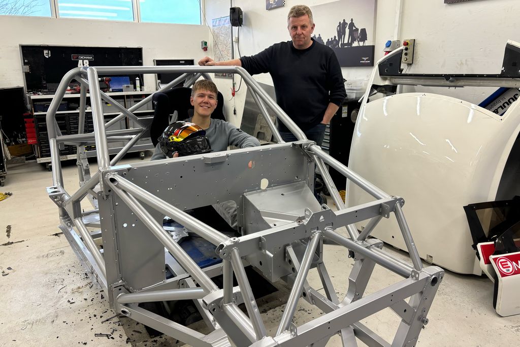 Der kommer til at gå nogle måneder, inden Alex Maansen får sin første køretur i en Super GT-racer, men nu har han prøvetsiddet et chassis
(Foto: Nymark Racing)
